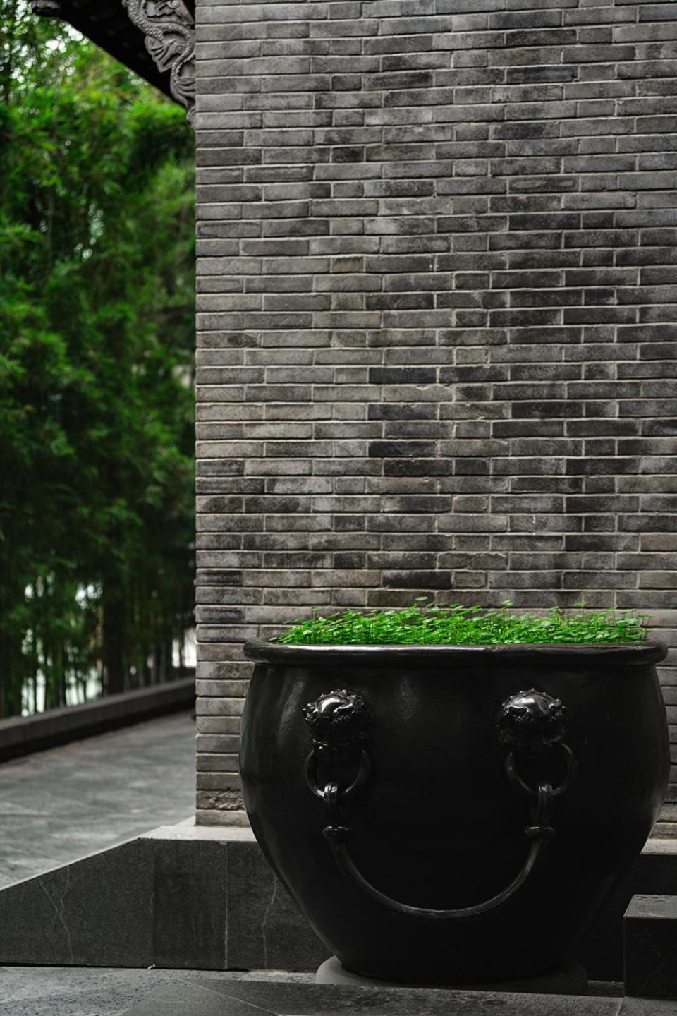 Guanyin Yiyuntai Hotel Чънду Екстериор снимка