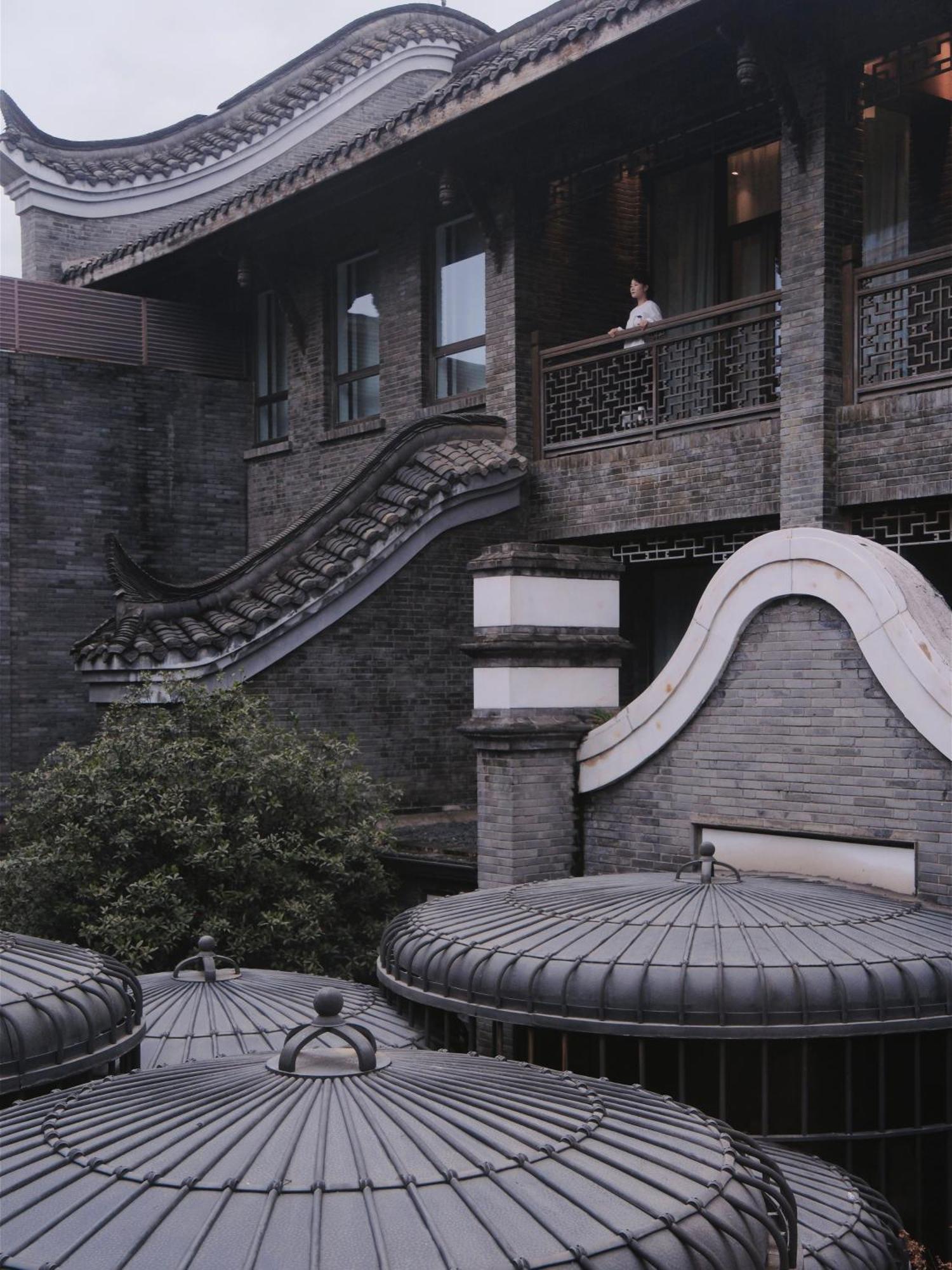 Guanyin Yiyuntai Hotel Чънду Екстериор снимка